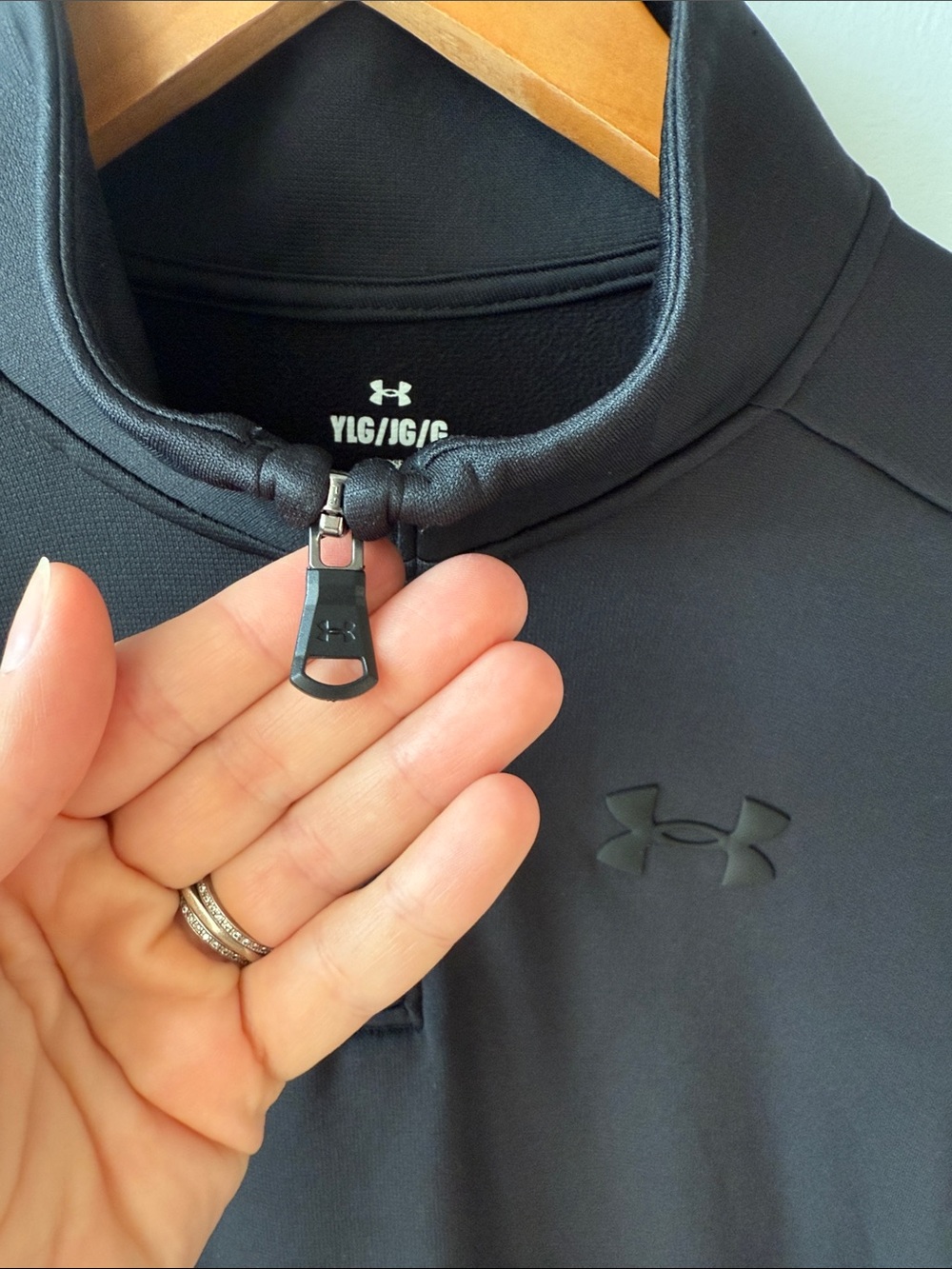 Under Armour Black Quarter Zip Pullover Jacket - Picture 4 of 7